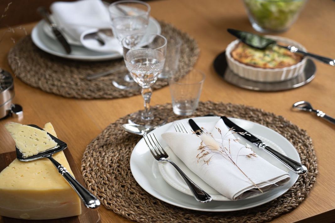 Duka med silver och skapa en enhetlig genomtänkt dukning
